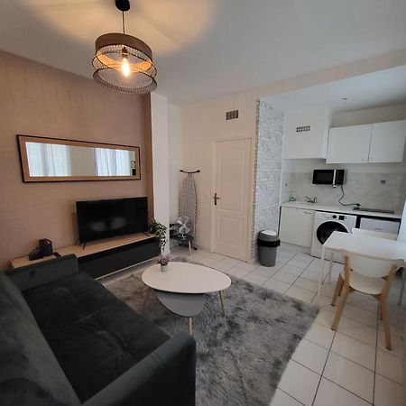 Appartement Spacieux 28M2 Avec Chambre Separee Іссі-ле-Муліно Екстер'єр фото