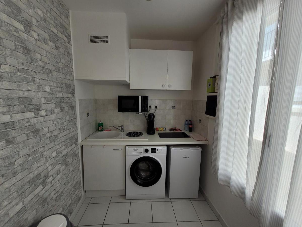 Appartement Spacieux 28M2 Avec Chambre Separee Іссі-ле-Муліно Екстер'єр фото