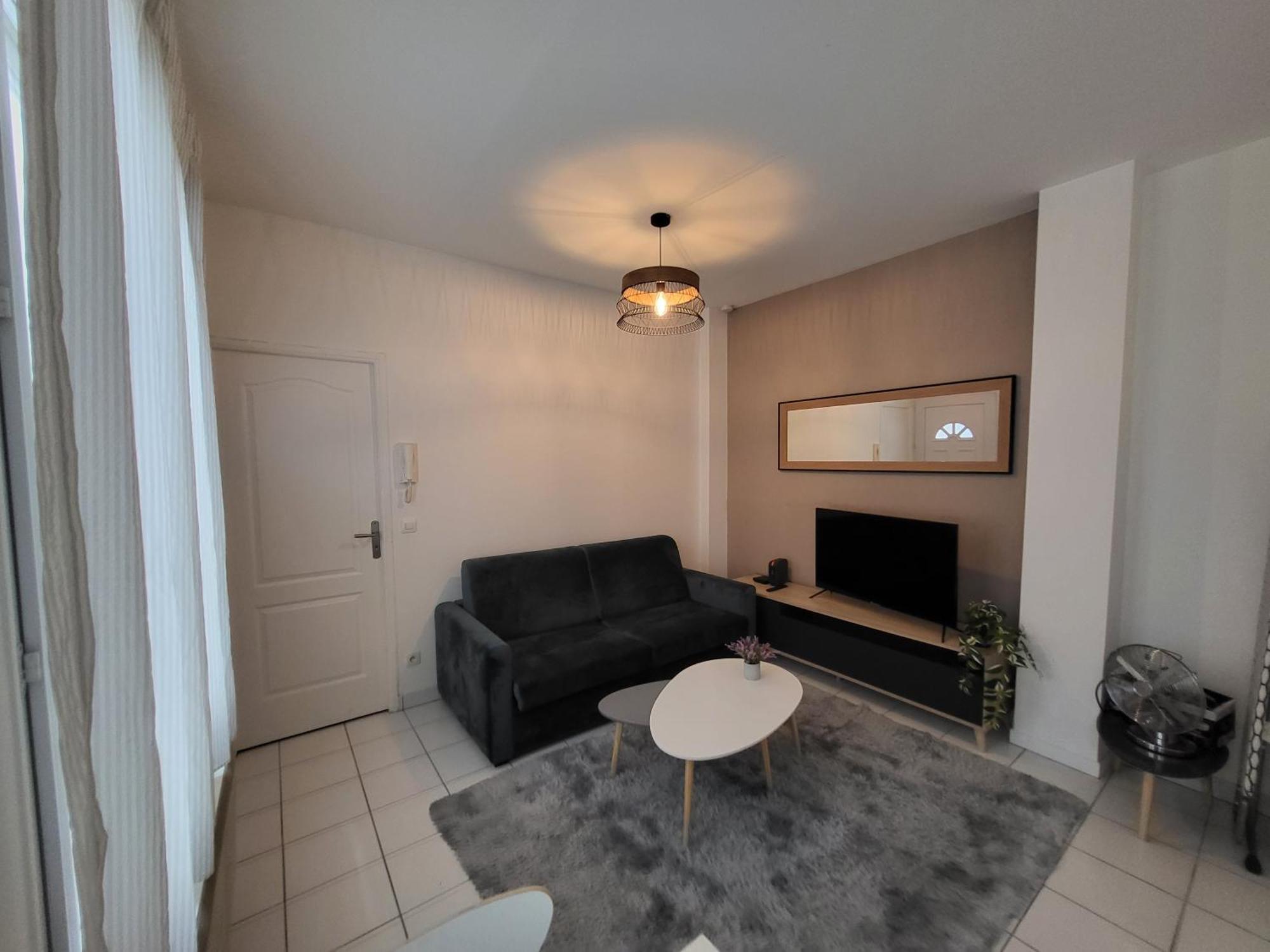 Appartement Spacieux 28M2 Avec Chambre Separee Іссі-ле-Муліно Екстер'єр фото