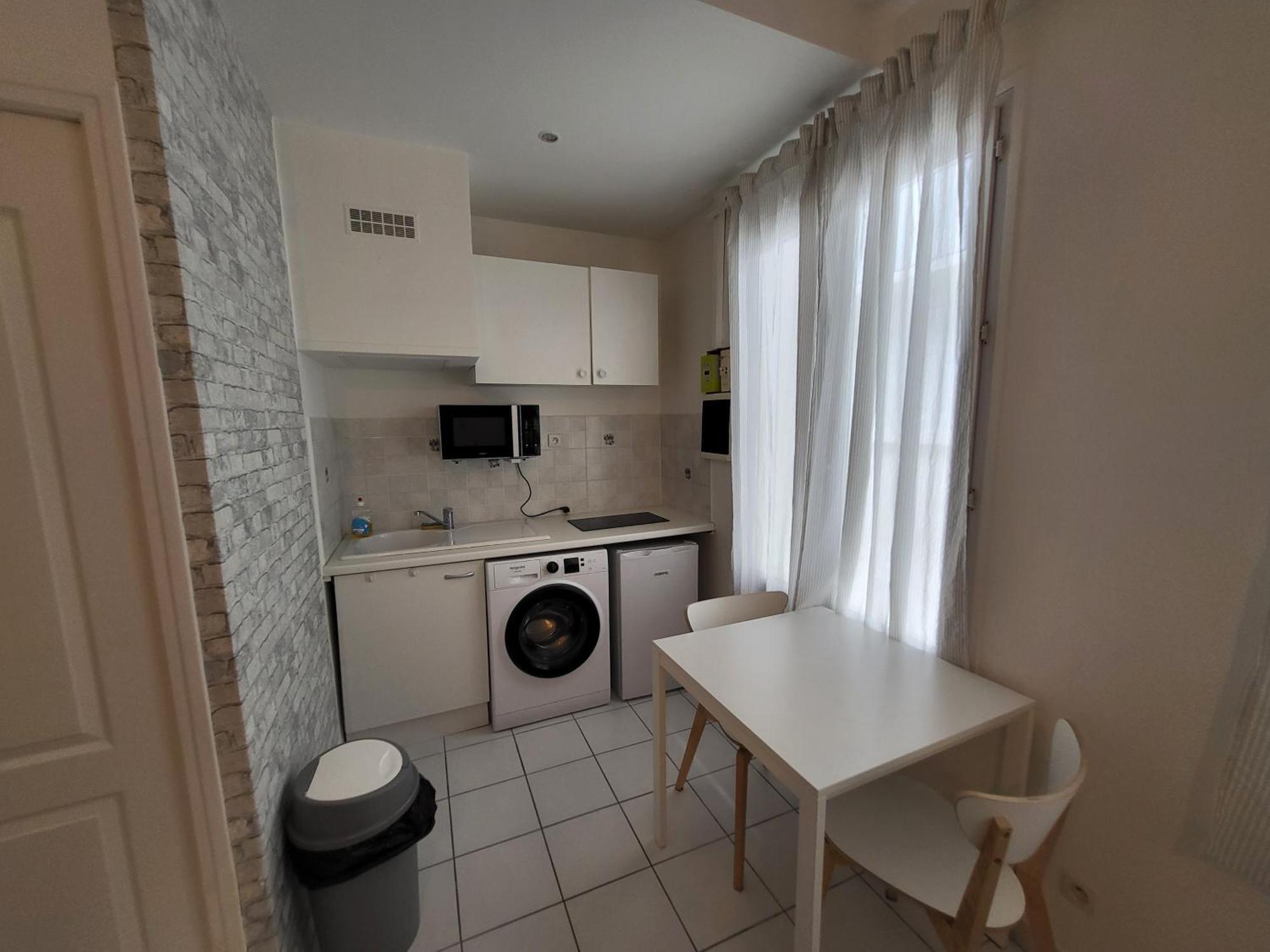 Appartement Spacieux 28M2 Avec Chambre Separee Іссі-ле-Муліно Екстер'єр фото