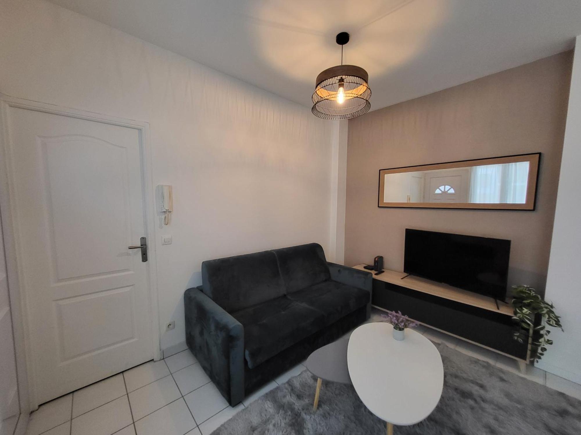 Appartement Spacieux 28M2 Avec Chambre Separee Іссі-ле-Муліно Екстер'єр фото